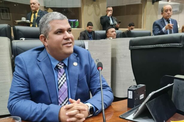 Elan Alencar destaca importância da reestruturação da Semsa que avançou na CMM          