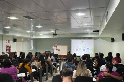 Curso solidário na FCecon arrecada 300 kg de alimentos