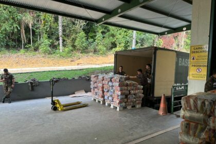 Governo do Amazonas envia mais de 37 toneladas de alimentos e kits para tratamento de água para comunidades do Vale do Javari e Tabatinga