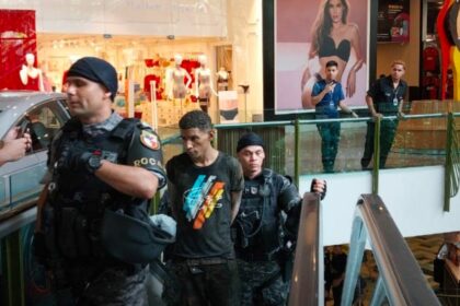 Tiros, correria e refém em invasão de bandidos à joalheria do Manauara Shopping