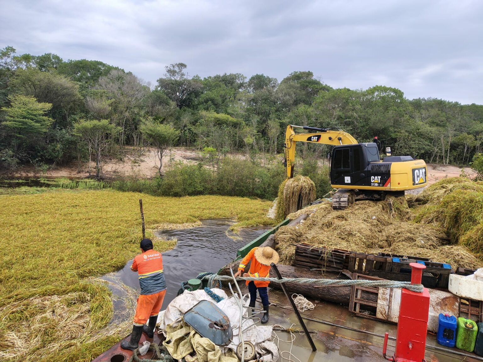 PMM faz ações de limpeza em comunidades ribeirinhas e bairros