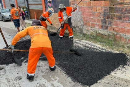 Bairro Jorge Teixeira recebe recuperação asfáltica da rua Alfazema