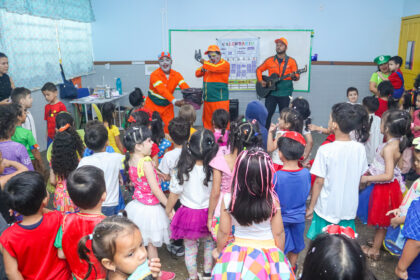 ‘Bailinho de Carnaval’ no Cmei Maria do Céu