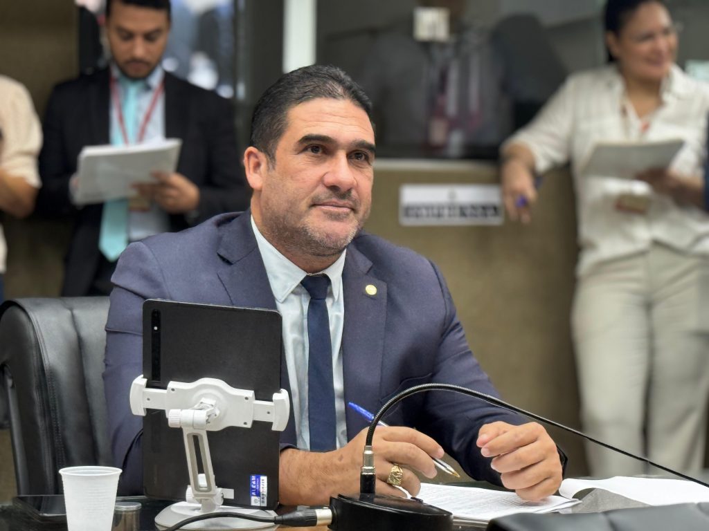 Deputado Cristiano D’Angelo vota a favor da criação da Secretaria de Estado de Pesca e Aquicultura