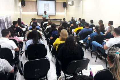 Atendimento de adolescentes é tema de seminário da prefeitura