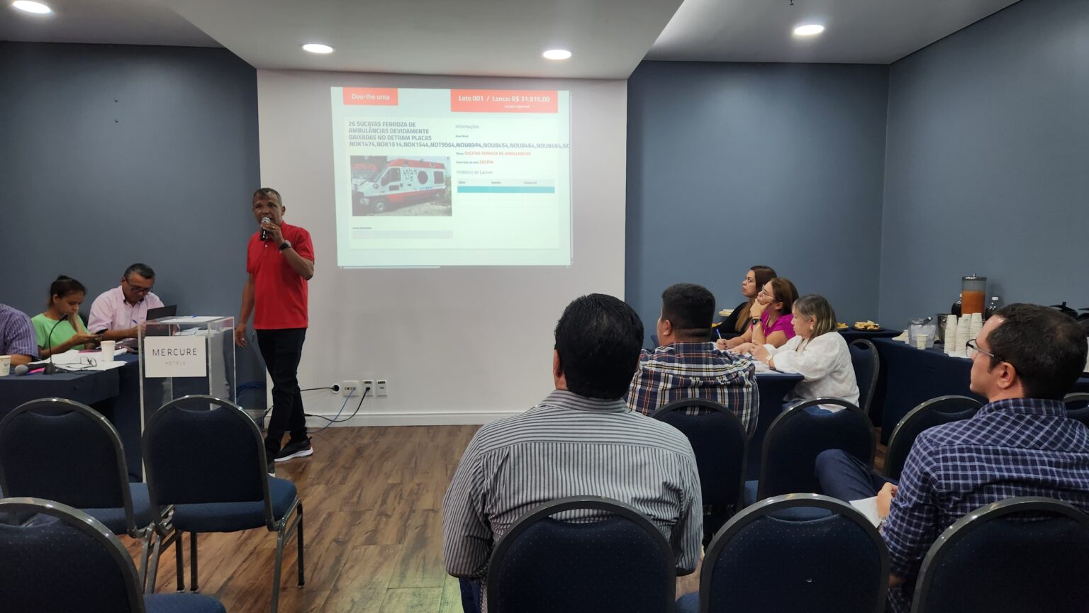 Prefeitura de Manaus arrecada quase meio milhão em leilão