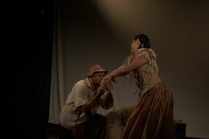 Projeto leva oficinas de teatro de rua para escolas de Manaus