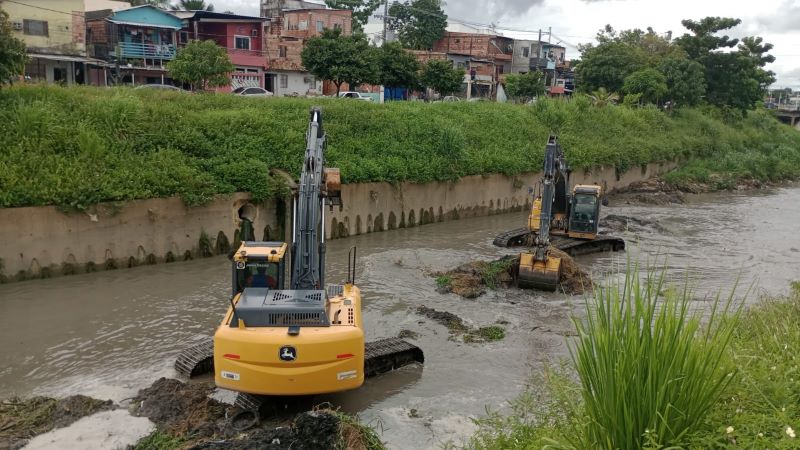 Prefeitura intensifica limpeza dos igarapés para prevenir alagamentos e melhorar a qualidade de vida dos manauaras
