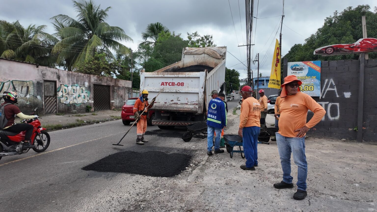 Trecho do bairro Redenção recebe obras de recuperação asfáltica da Prefeitura de Manaus