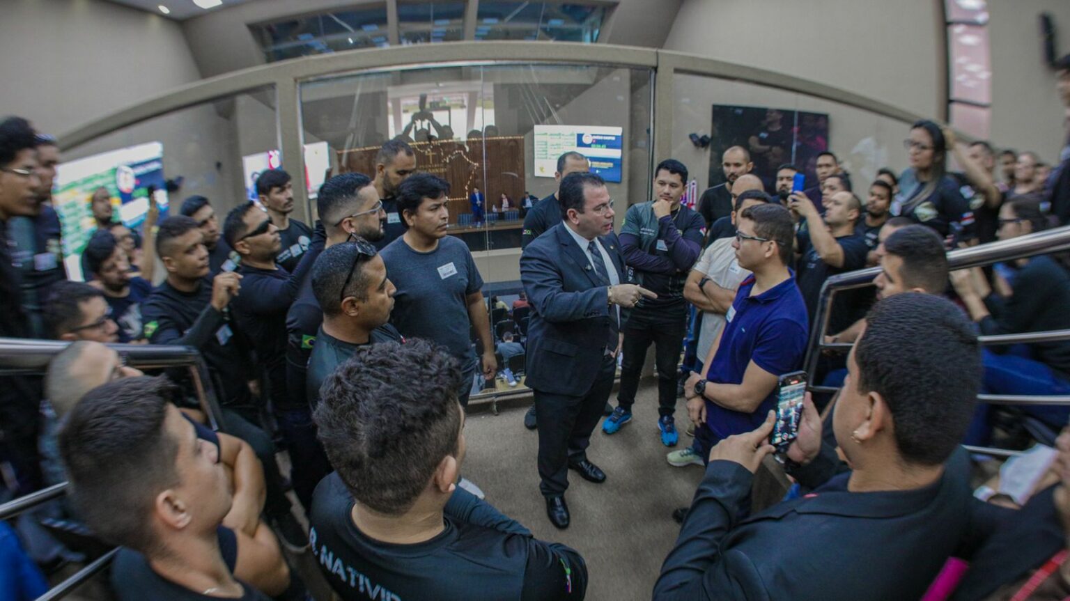 Wilker Barreto dá voz a luta dos aprovados no concurso da PMAM e solicita cumprimento de promessa do Governo do Estado