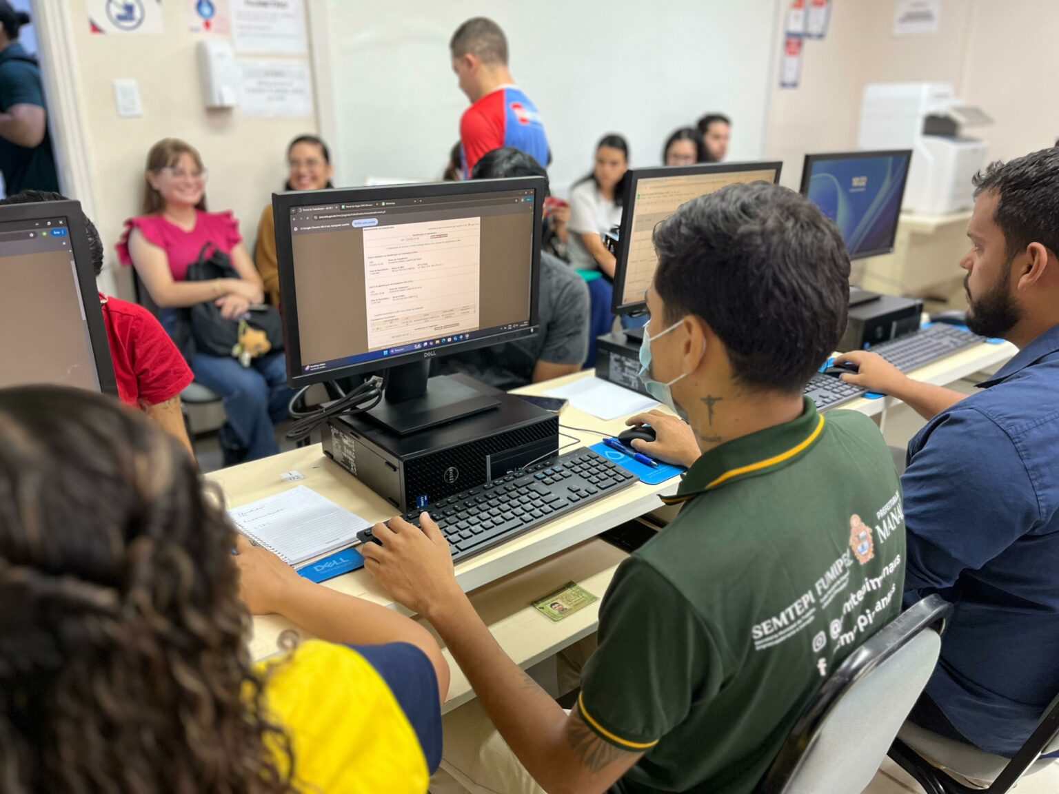 Sine Manaus oferta vagas em feira de empregabilidade