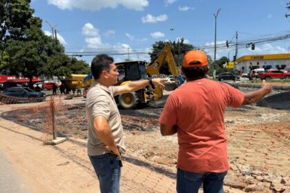 Prefeito em exercício Jander Lobato vistoria aplicação de asfalto na intervenção viária da avenida Max Teixeira com a rua São Judas Tadeu