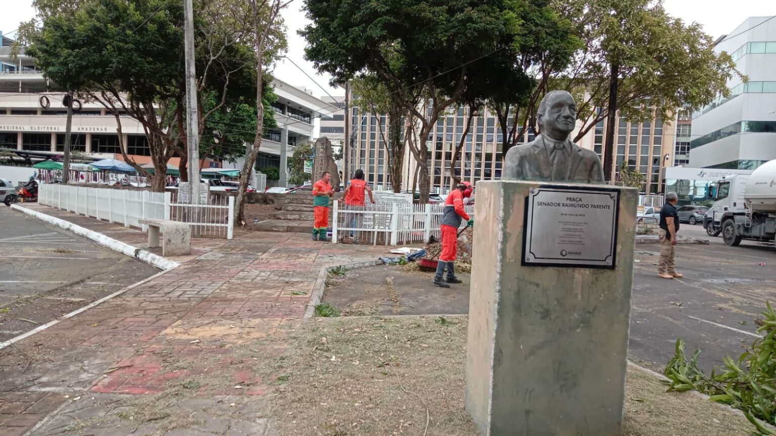 Prefeitura de Manaus revitaliza praça Senador Raimundo Parente