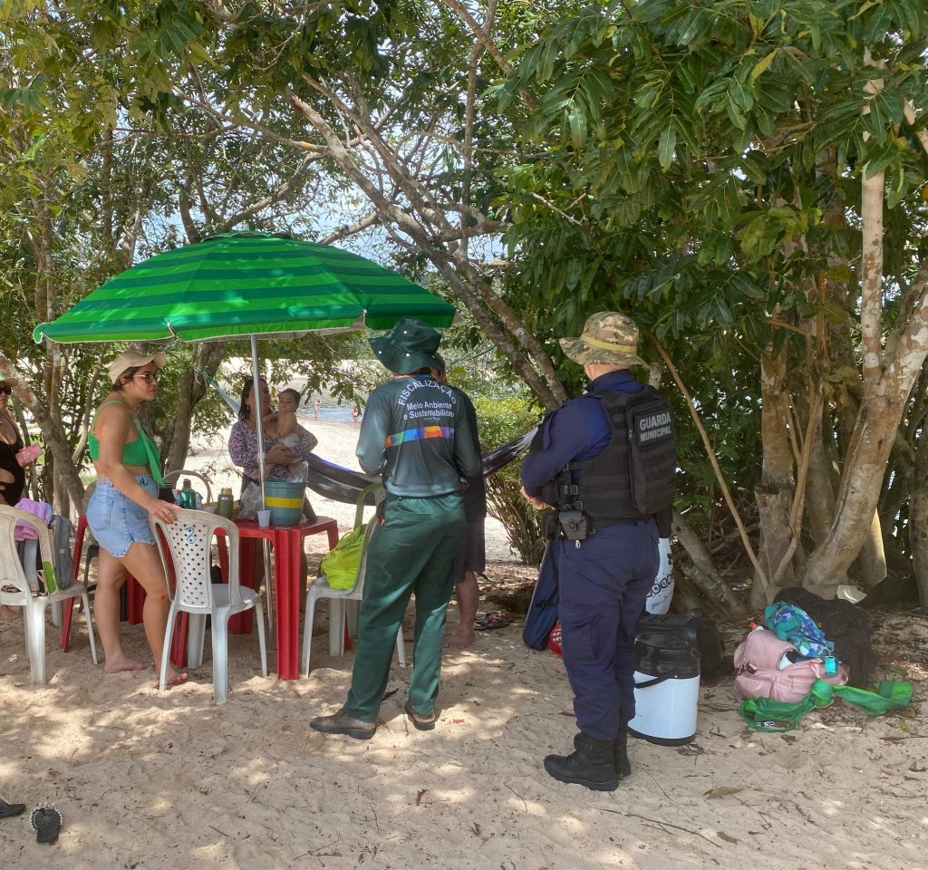 Fiscalização na praia do Tupé