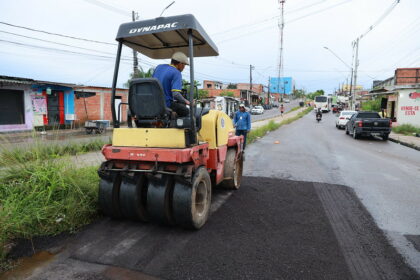 Prefeitura de Manaus realiza obra de recuperação asfáltica no Viver Melhor