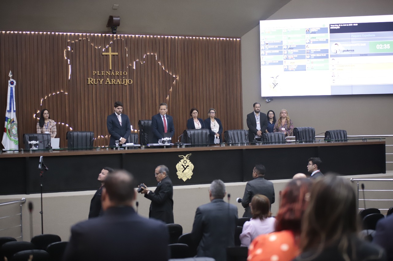 Assembleia do Amazonas analisa Projetos de Lei voltados ao combate a fraudes digitais, sobre saúde mental de agentes e repressão ao crime fluvial