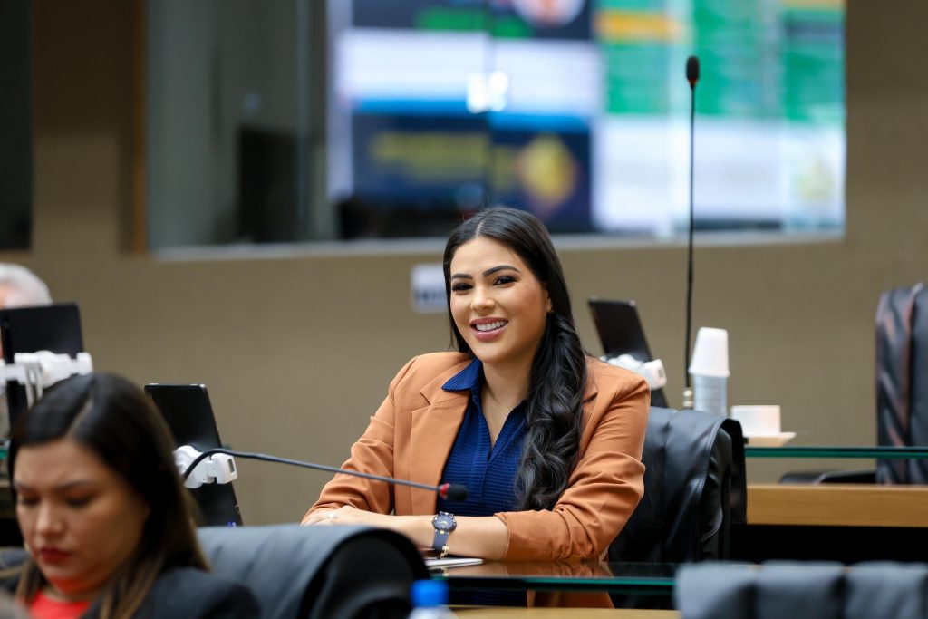 Deputada Mayra Dias solicita instalação permanente da Politur para reforçar turismo em Parintins Deputada Mayra Dias solicita instalação permanente da Politur para reforçar turismo em Parintins