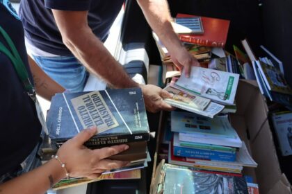 Imprensa Oficial encerra 3ª edição do projeto “Acolhendo Histórias” com mais de 1.500 livros arrecadados