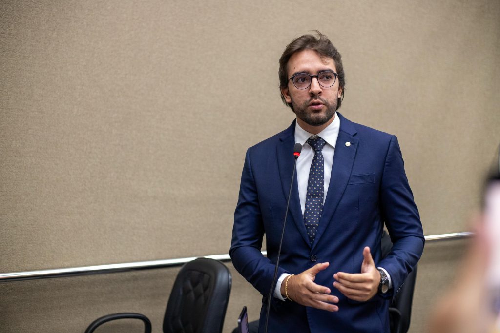 Itacoatiara recebe mais de 10 mil atendimentos em ‘Barco Hospital’, fruto de requerimento do deputado Thiago Abrahim