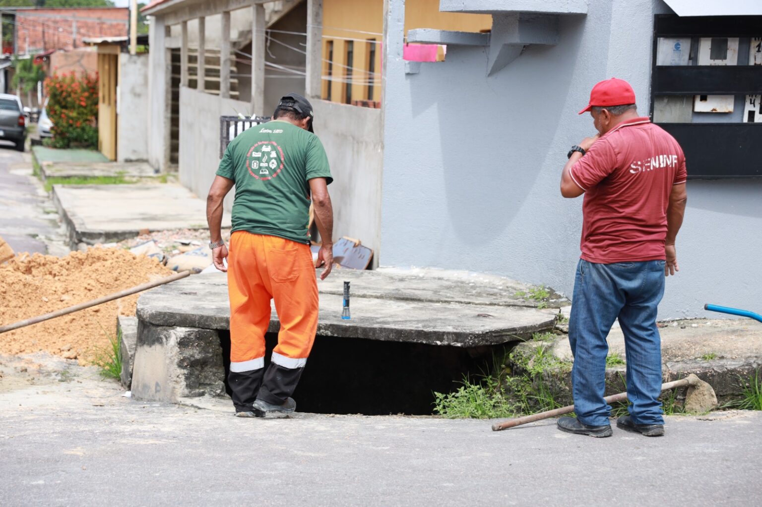 Prefeitura de Manaus atua com frente de obras no bairro Zumbi dos Palmares