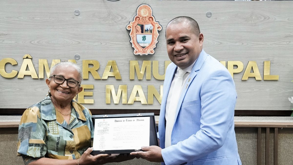 Referência na saúde e na comunidade, Maria José Freitas é homenageada pela Câmara Municipal de Manaus
