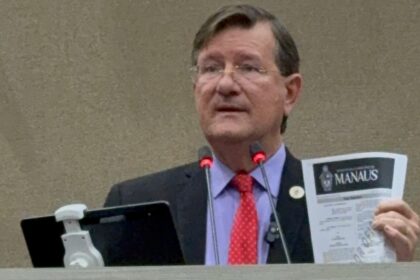 Zé Ricardo cobra Ageman sobre fiscalização das planilhas de custo do sistema de transporte de Manaus