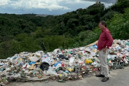 Zé Ricardo destaca obrigação da Prefeitura de Manaus em cuidar das ruas do Distrito Industrial