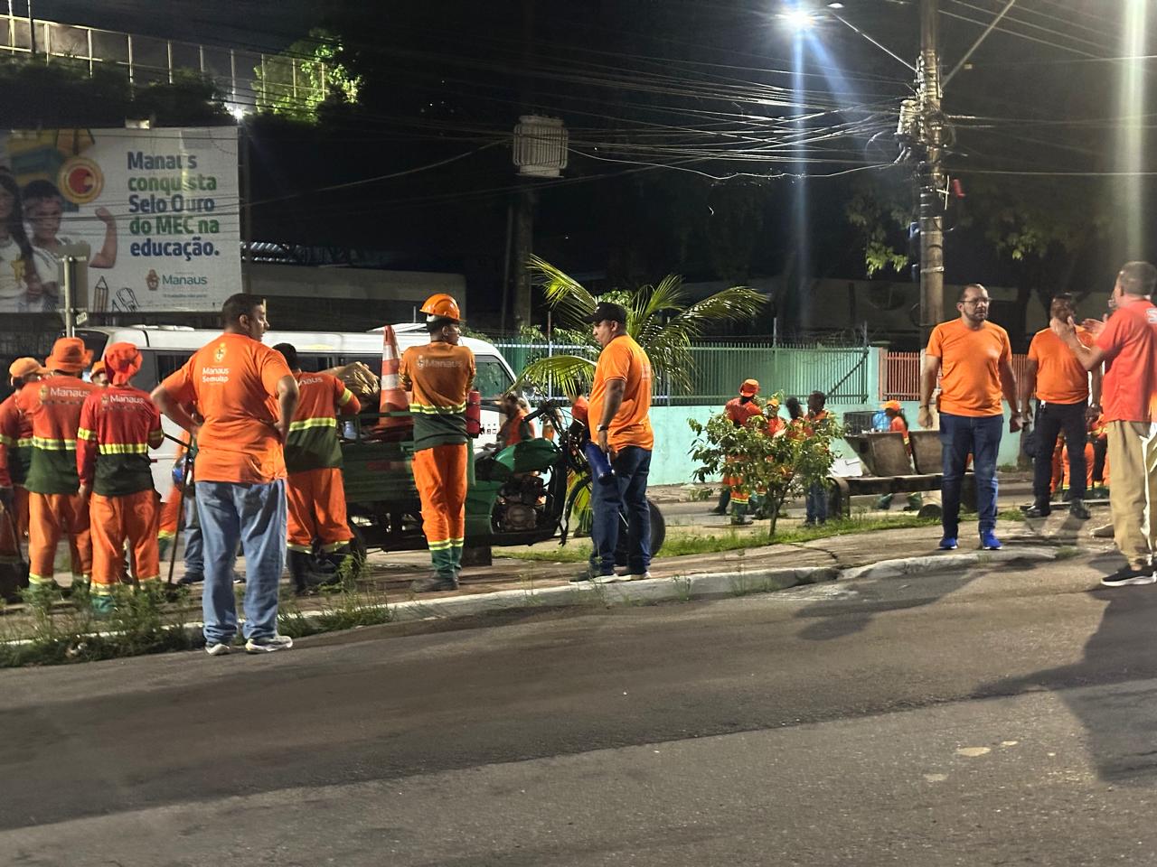 Prefeitura de Manaus realiza ação de limpeza na Compensa