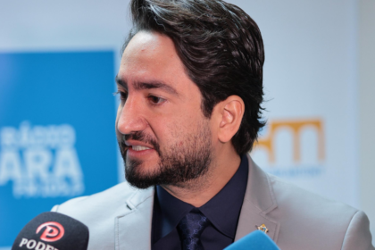 Diego Afonso propõe implantação de ferramentas de IA nas escolas municipais