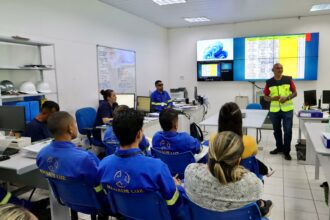 Prefeitura leva projeto ‘Condutor Consciente’ à Manaus Luz e reforça importância da segurança no trânsito durante o ‘Maio Amarelo’