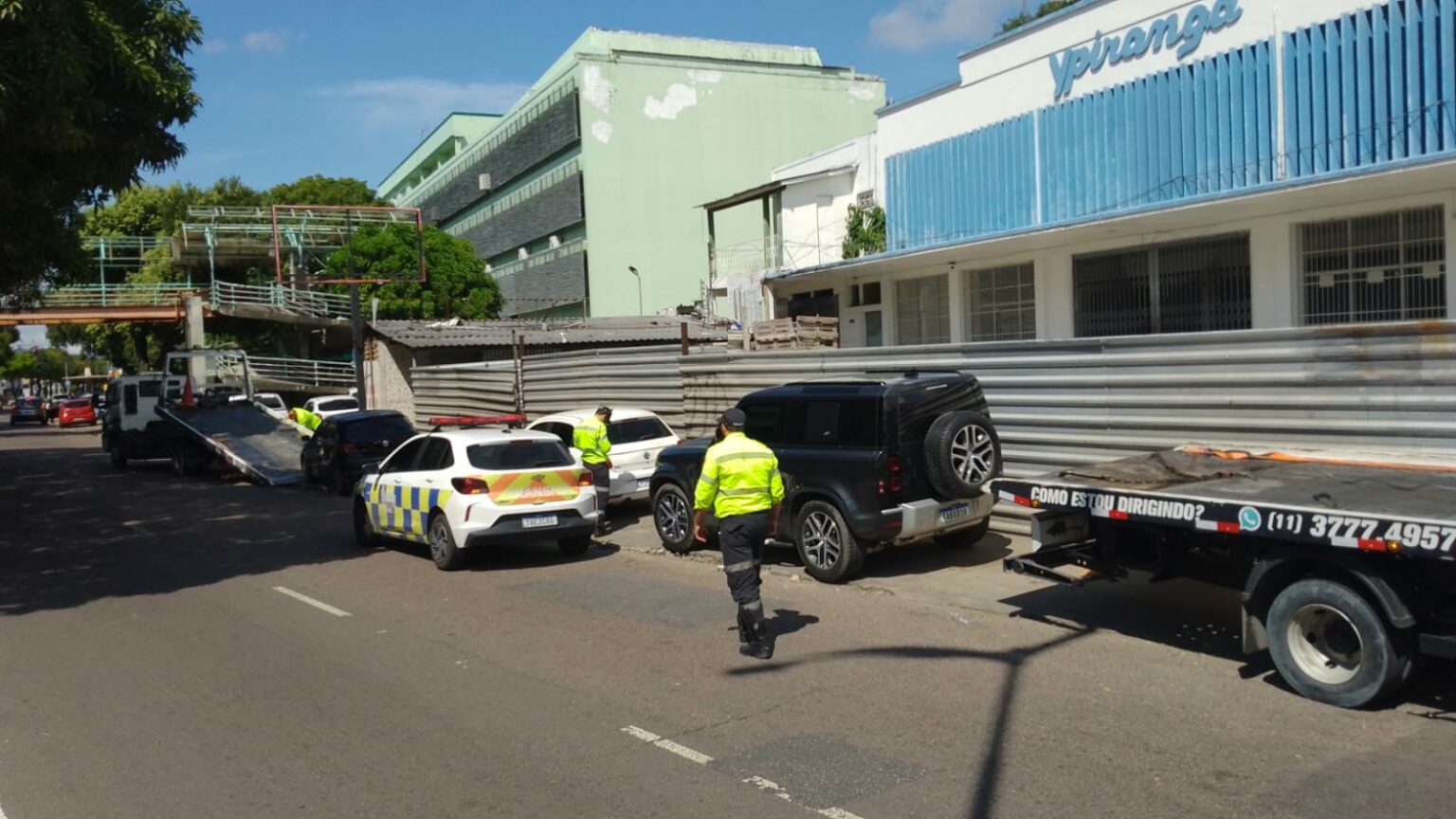 PMM autua 38 veículos por estacionamento irregular