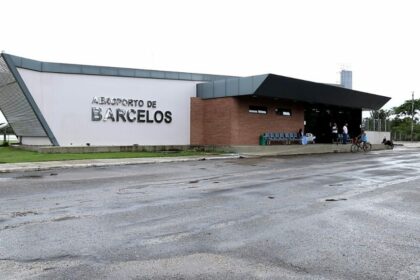 Governador Wilson Lima inaugura nova pista do aeroporto de Barcelos, ampliando capacidade operacional do terminal