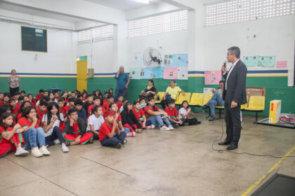 Estudantes participam de palestra sobre bullying e cyberbullying