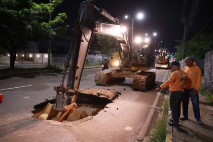 Prefeitura atua em obra emergencial na avenida Constantino Nery na noite de sábado