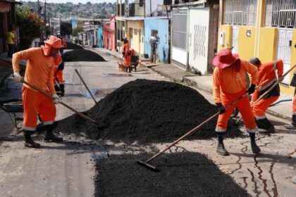 Manutenção asfáltica no bairro Novo Aleixo