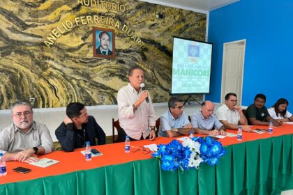 Adjuto Afonso discute adensamento da cadeia da borracha em Manicoré