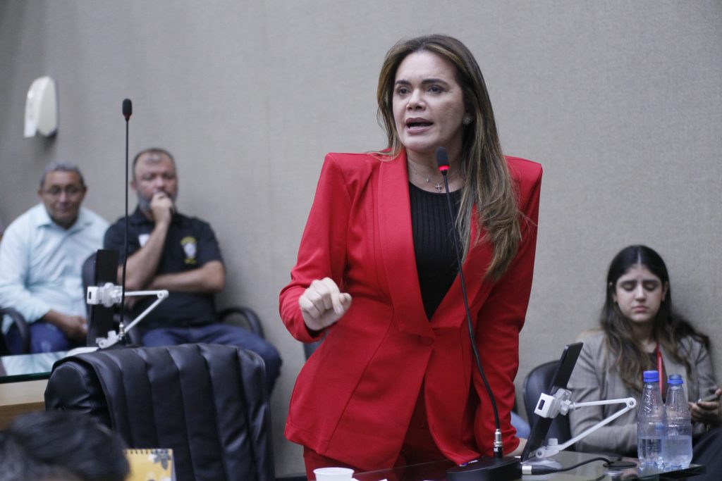 Alessandra Campelo endurece combate à necrofilia com aprovação de Projeto de Lei que garante dignidade de corpos de mulheres e crianças