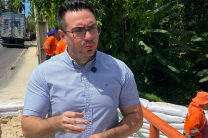 Rodrigo Guedes fiscaliza nova etapa de obras na avenida Mário Ypiranga, em Manaus