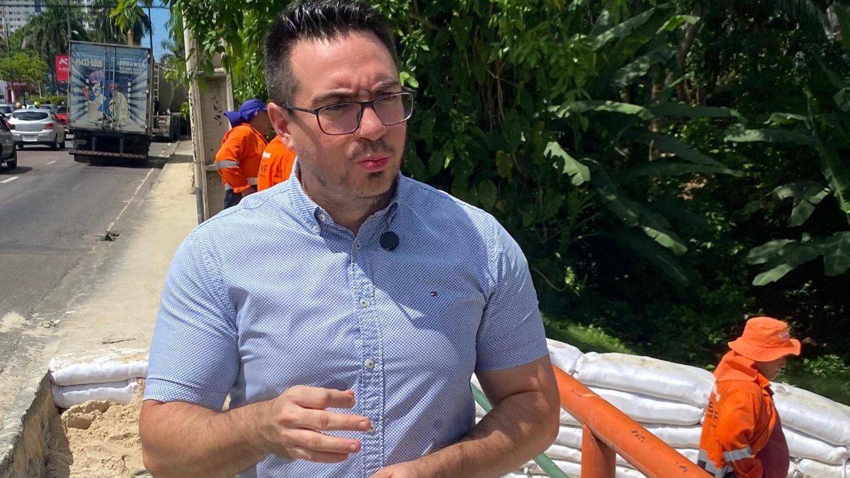 Rodrigo Guedes fiscaliza nova etapa de obras na avenida Mário Ypiranga, em Manaus