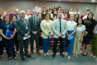Câmara Municipal de Manaus recebe estudantes de Direito para vivência prática do processo legislativo