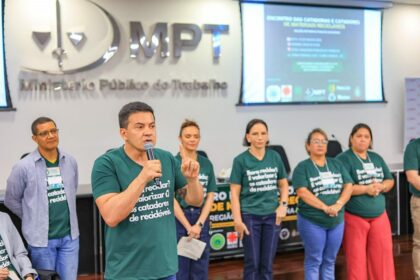 Delegado Péricles participa de Encontro dos Catadores e reforça compromisso com políticas públicas para a categoria