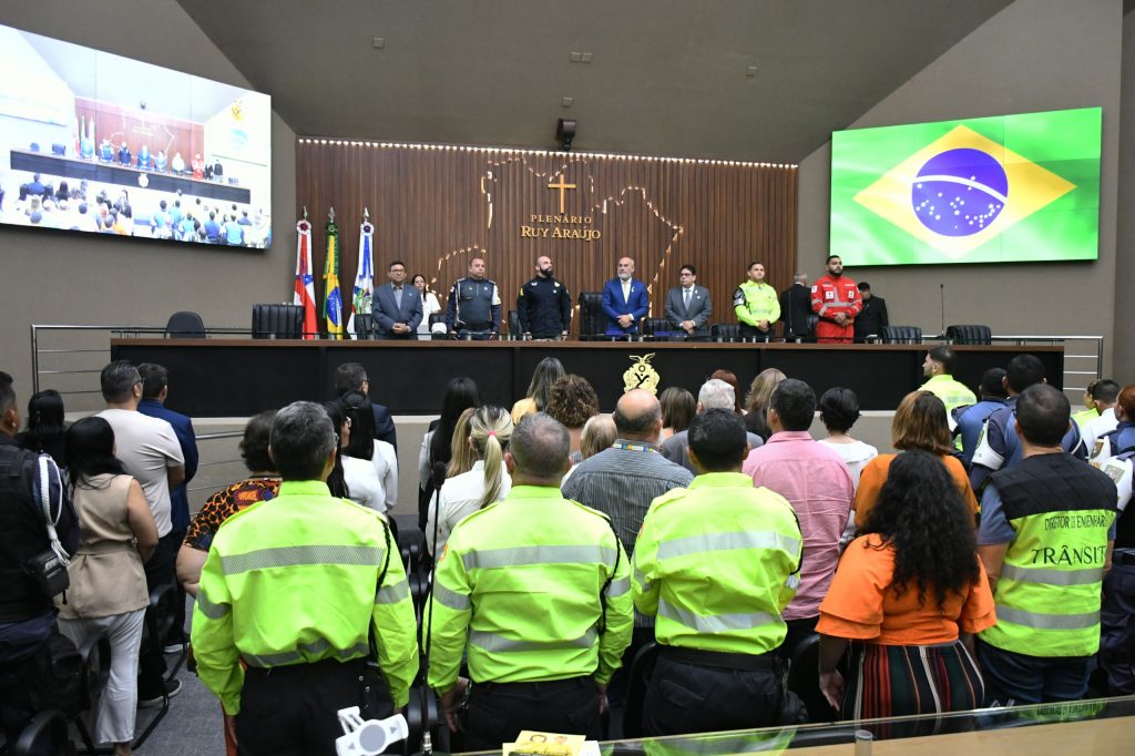 Deputado Cabo Maciel reforça importância do Maio Amarelo e homenageia profissionais que salvam vidas no trânsito e na saúde