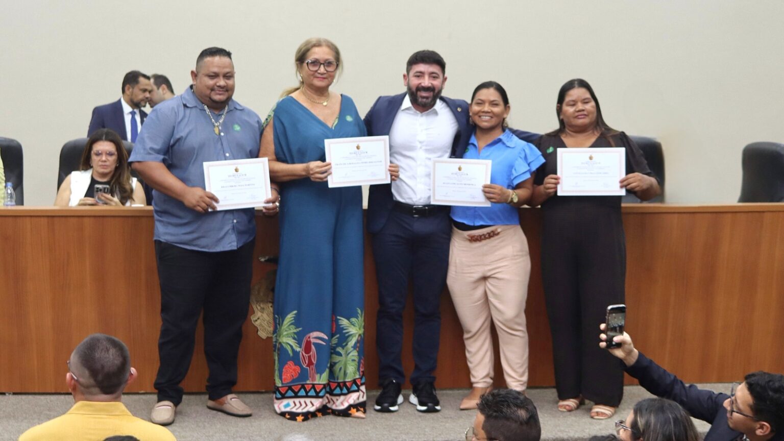 Deputado Carlinhos Bessa destaca papel fundamental dos líderes comunitários no desenvolvimento do Amazonas Deputado Carlinhos Bessa destaca papel fundamental dos líderes comunitários no desenvolvimento do Amazonas