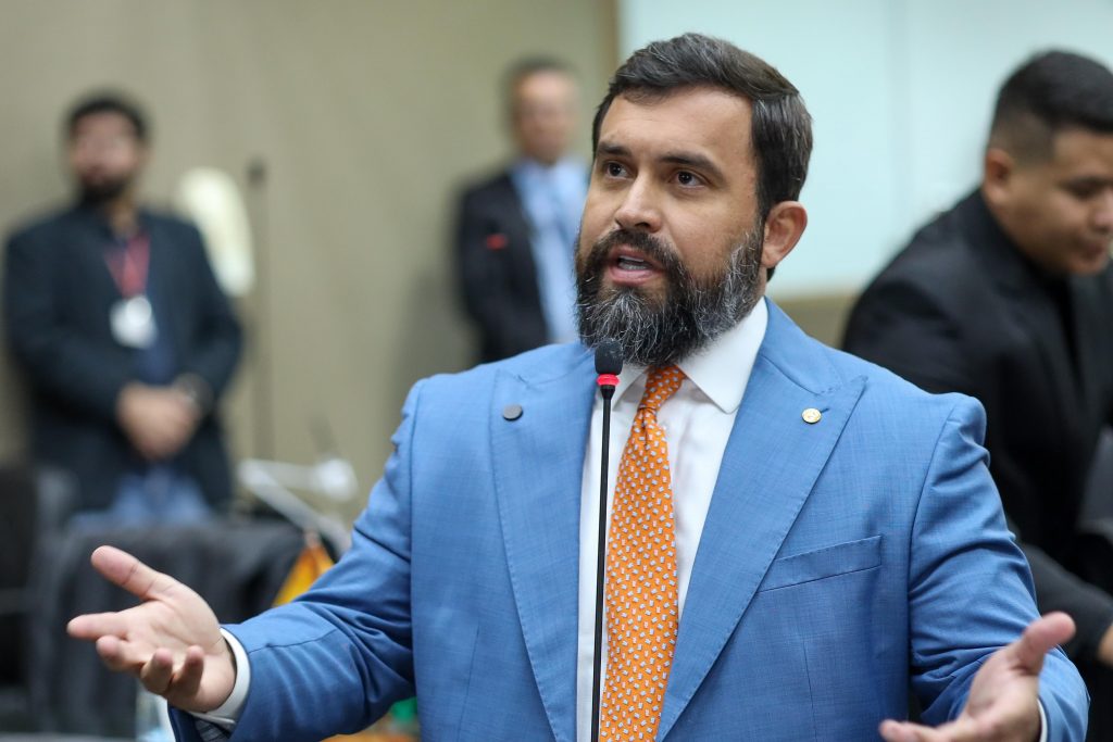 Deputado Dr. George Lins tem projeto da ‘Semana Sem Telas’ aprovado na Aleam Deputado Dr. George Lins tem projeto da ‘Semana Sem Telas’ aprovado na Aleam