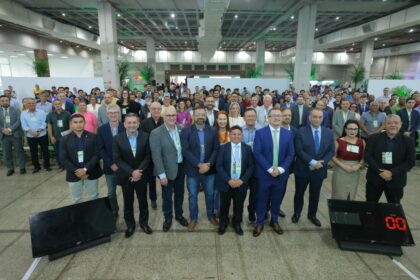 Deputado Sinésio Campos defende mineração sustentável durante seminário sobre transição energética no Amazonas