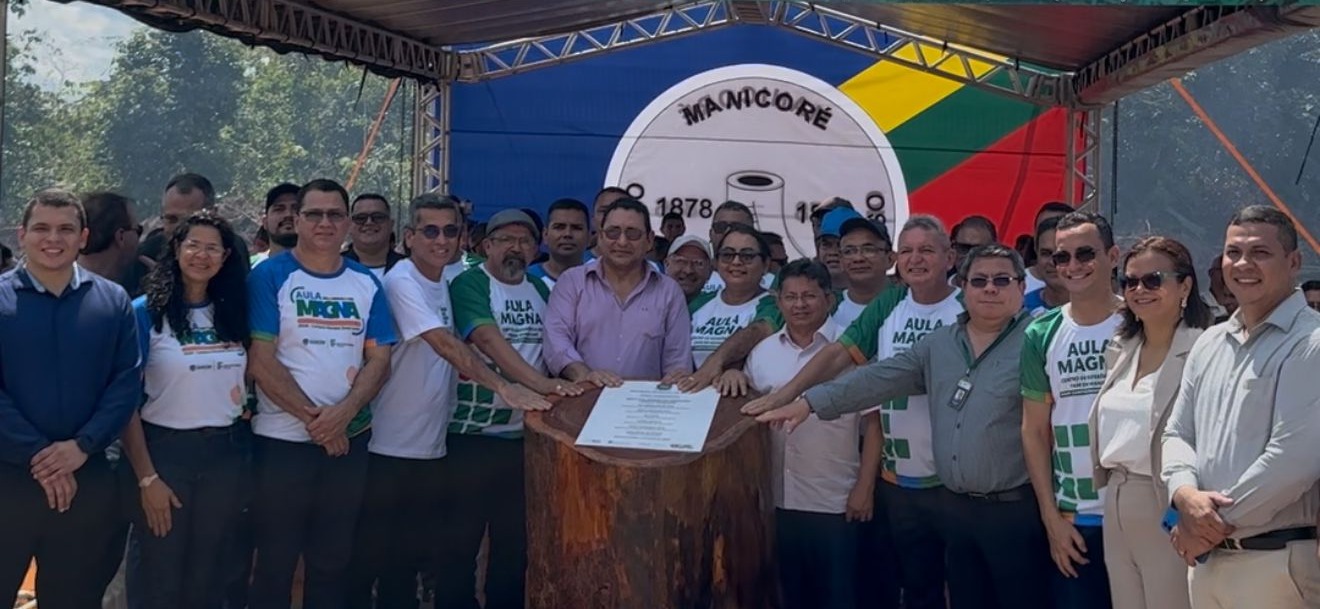 Deputado Sinésio Campos participa do lançamento da pedra fundamental do campus do Ifam em Manicoré Deputado Sinésio Campos participa do lançamento da pedra fundamental do campus do Ifam em Manicoré