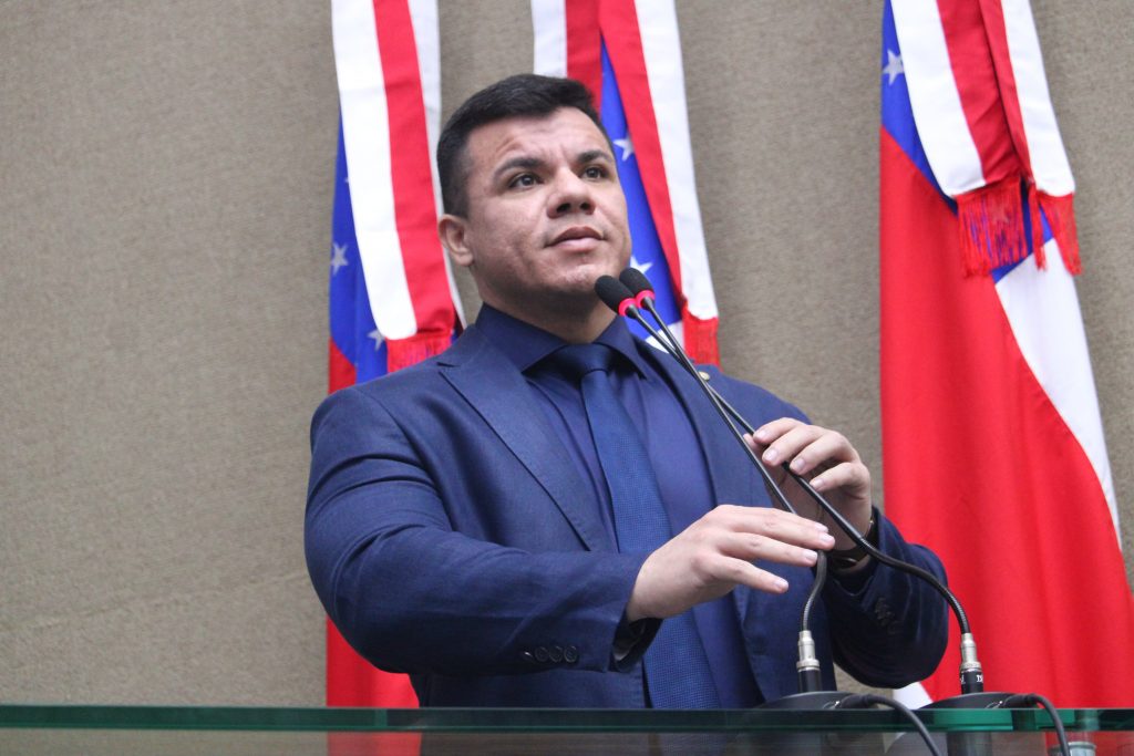 Deputado Wanderley Monteiro propõe transporte digno para mães após o parto com o programa Minha Cegonha