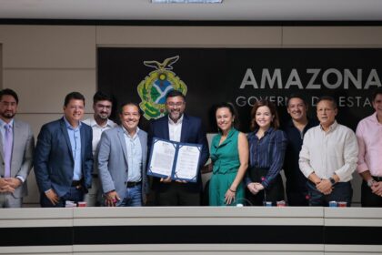 Diego Afonso participa de assinatura de termo do programa Amazonas Meu Lar