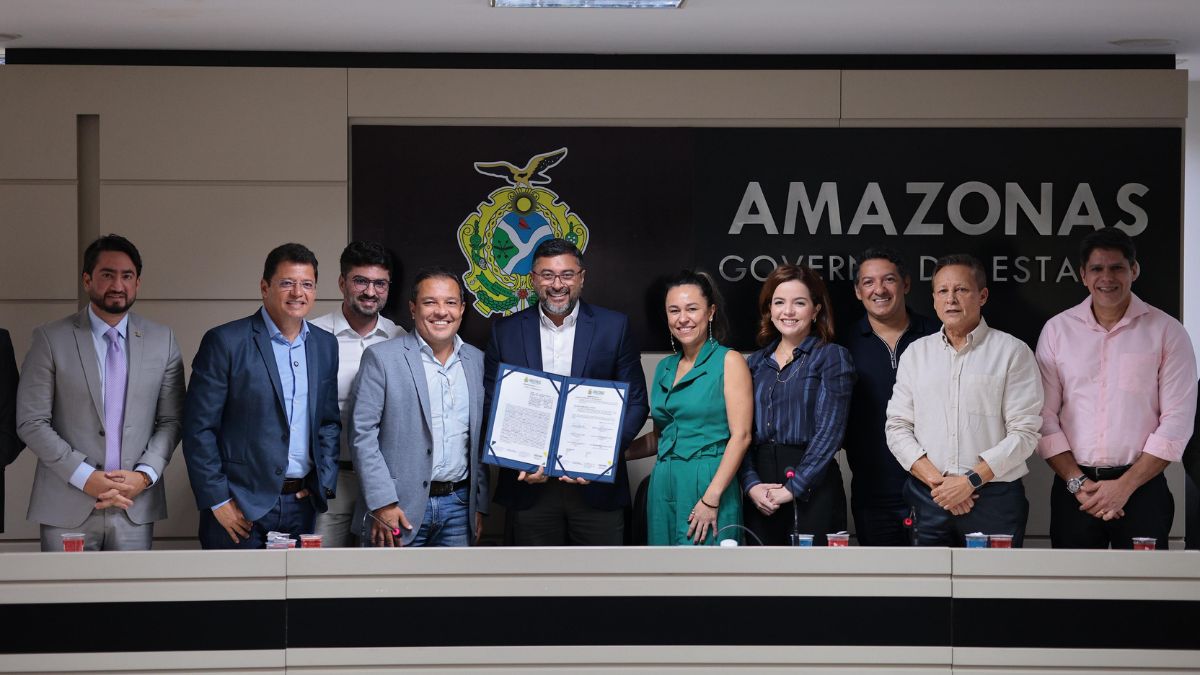 Diego Afonso participa de assinatura de termo do programa Amazonas Meu Lar