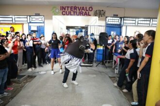 Escola Estadual de Manaus alia música e educação em intervalo cultural